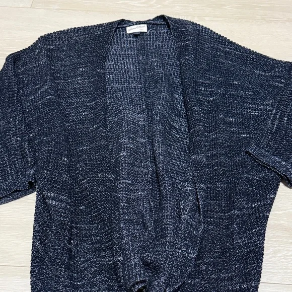 3/$10 Universal Thread Dark Blue Knit Cardigan - Picture 3 of 10